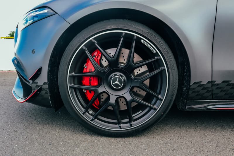 Hypebeast 实测 Mercedes-AMG A 45 S 4MATIC+ 终极性能钢炮