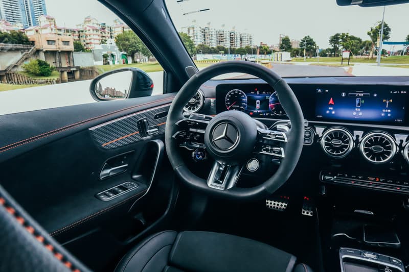 Hypebeast 实测 Mercedes-AMG A 45 S 4MATIC+ 终极性能钢炮