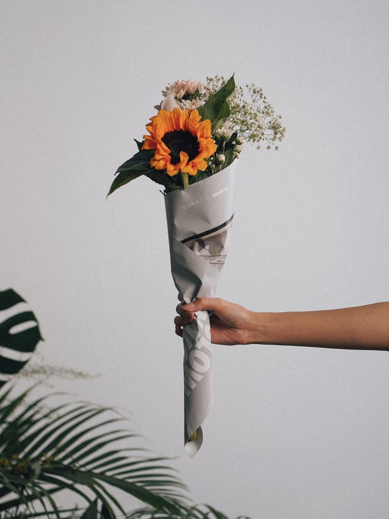 LAMFO 携手 PANE 推出「SLOW WALKER RUN FAST」联名系列