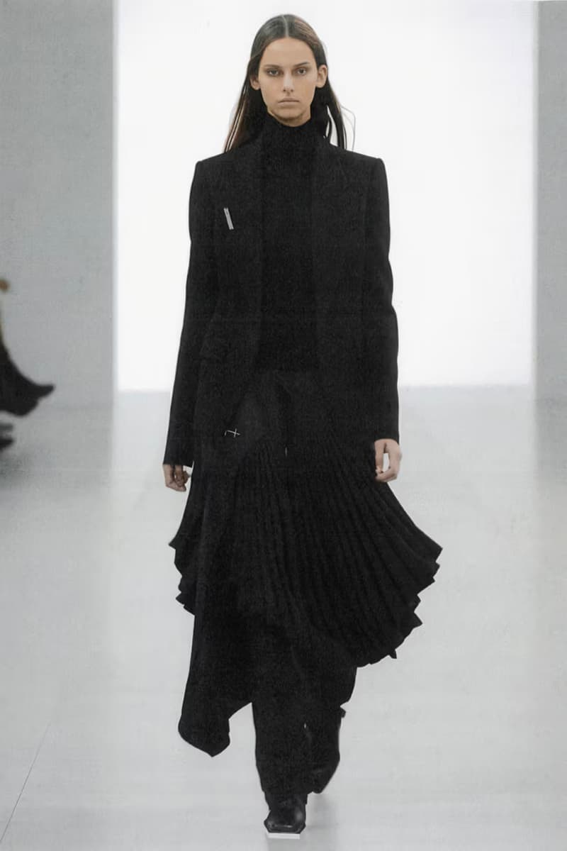 HELIOT EMIL 正式發佈 2024 春夏系列大秀