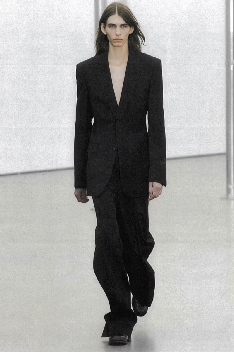 HELIOT EMIL 正式發佈 2024 春夏系列大秀