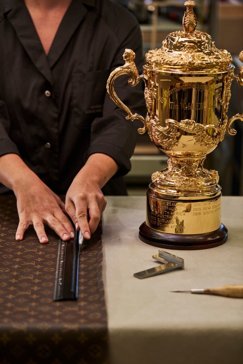 Louis Vuitton 为 2023 年法国橄榄球世界杯定制奖杯箱