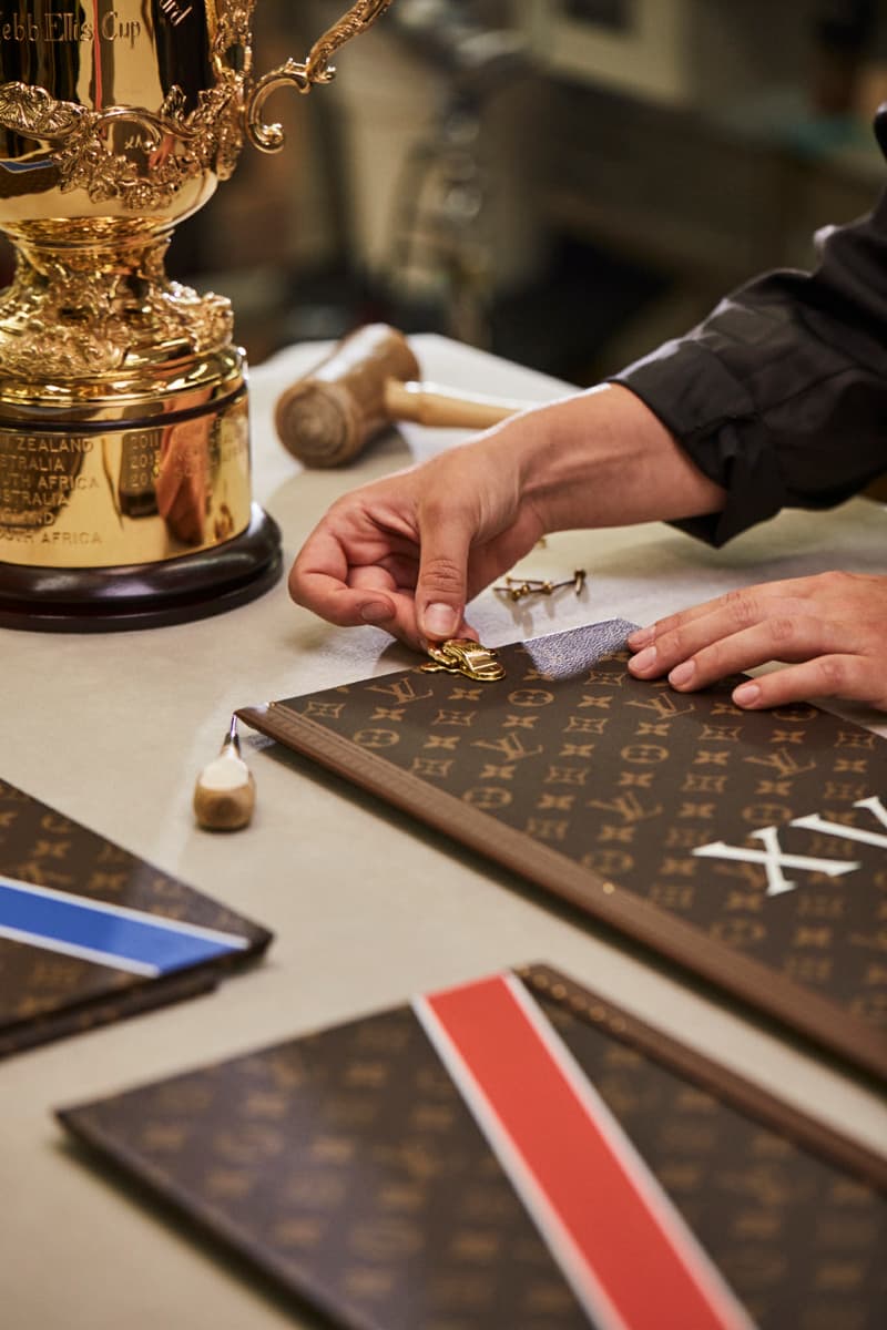 Louis Vuitton 为 2023 年法国橄榄球世界杯定制奖杯箱