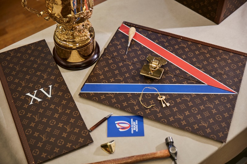 Louis Vuitton 为 2023 年法国橄榄球世界杯定制奖杯箱