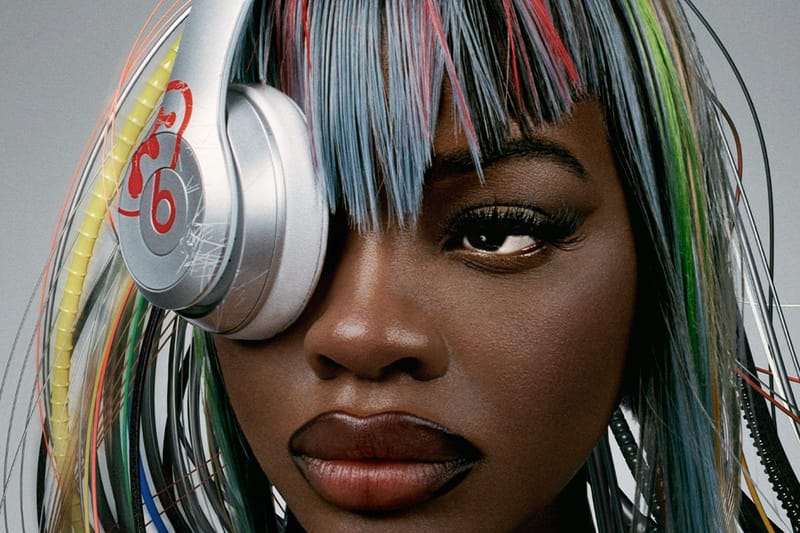 Mowalola 攜手 Beats 打造全新聯名耳機