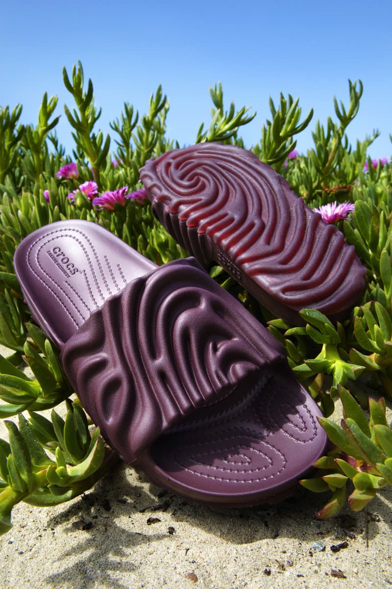 Crocs 携手 Salehe Bembury 推出 Pollex Slide 全新配色