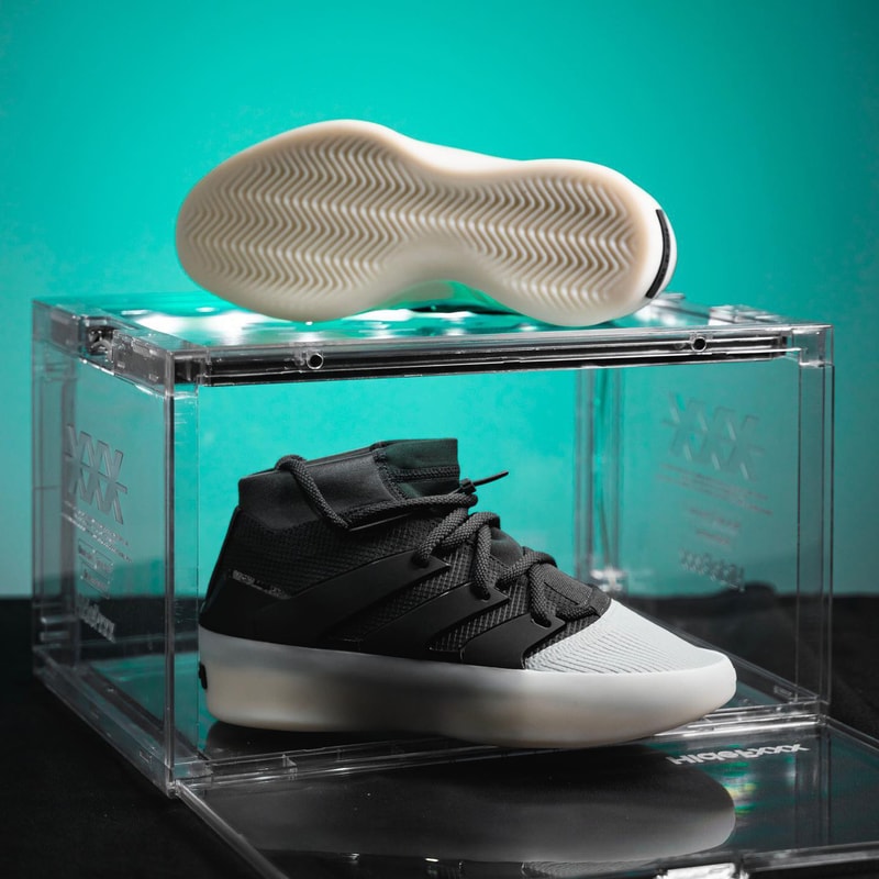 率先近賞 Fear of God x adidas Basketball 最新联名鞋款
