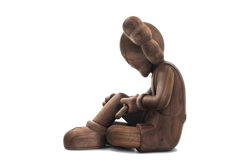 KAWS 正式推出限量 100 只全新「BETTER KNOWING」木質公仔