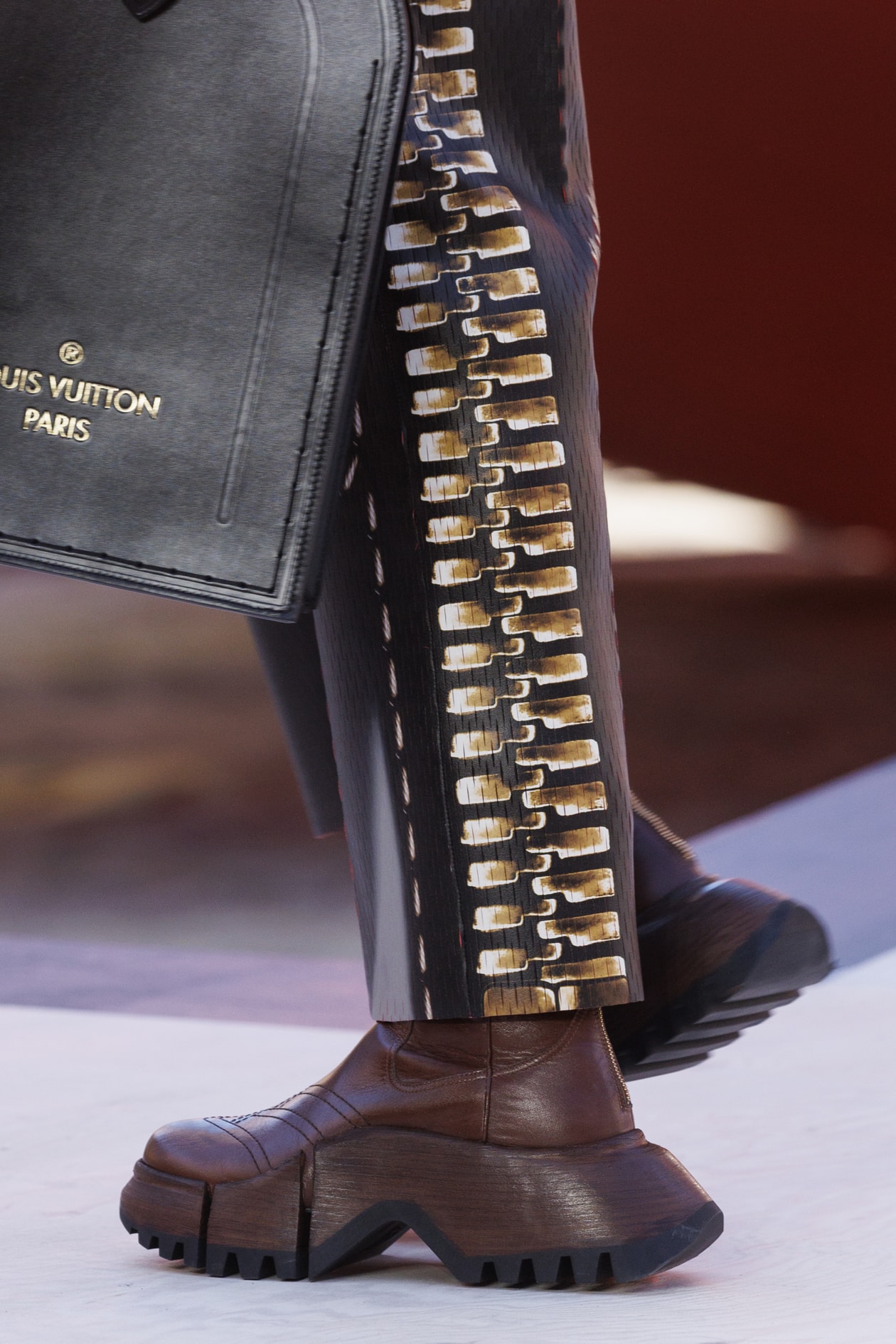 经典再造！Louis Vuitton 推出全新 LV Archlight 运动鞋系列