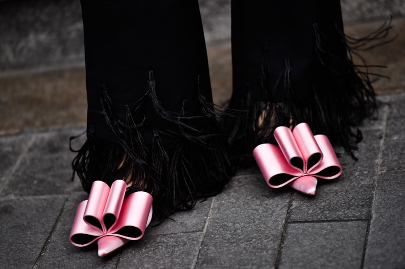 Street Style: 2024 春夏上海时装周街头鞋款趋势