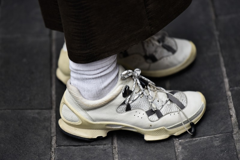 Street Style: 2024 春夏上海时装周街头鞋款趋势