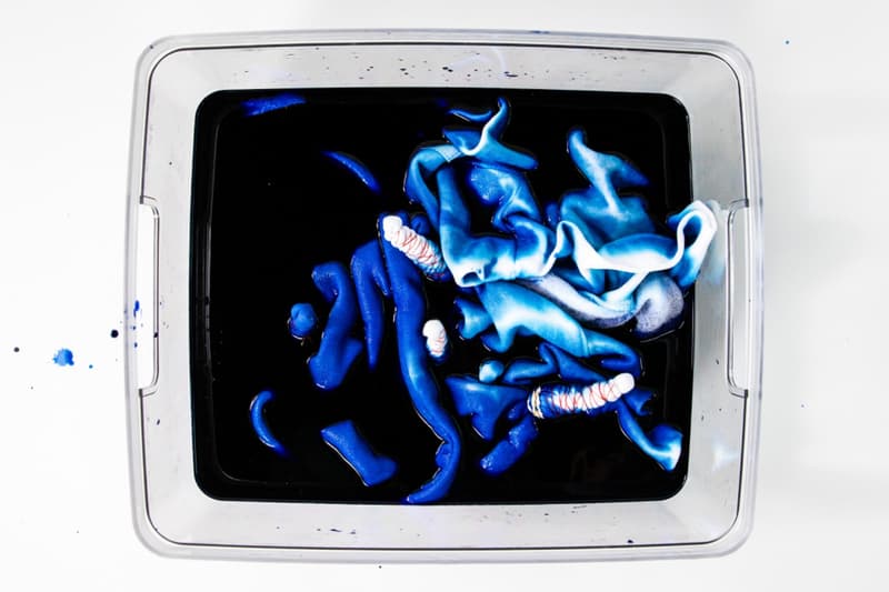 Nike 攜手染色品牌 Rit Dye 打造全新联名紮染套組