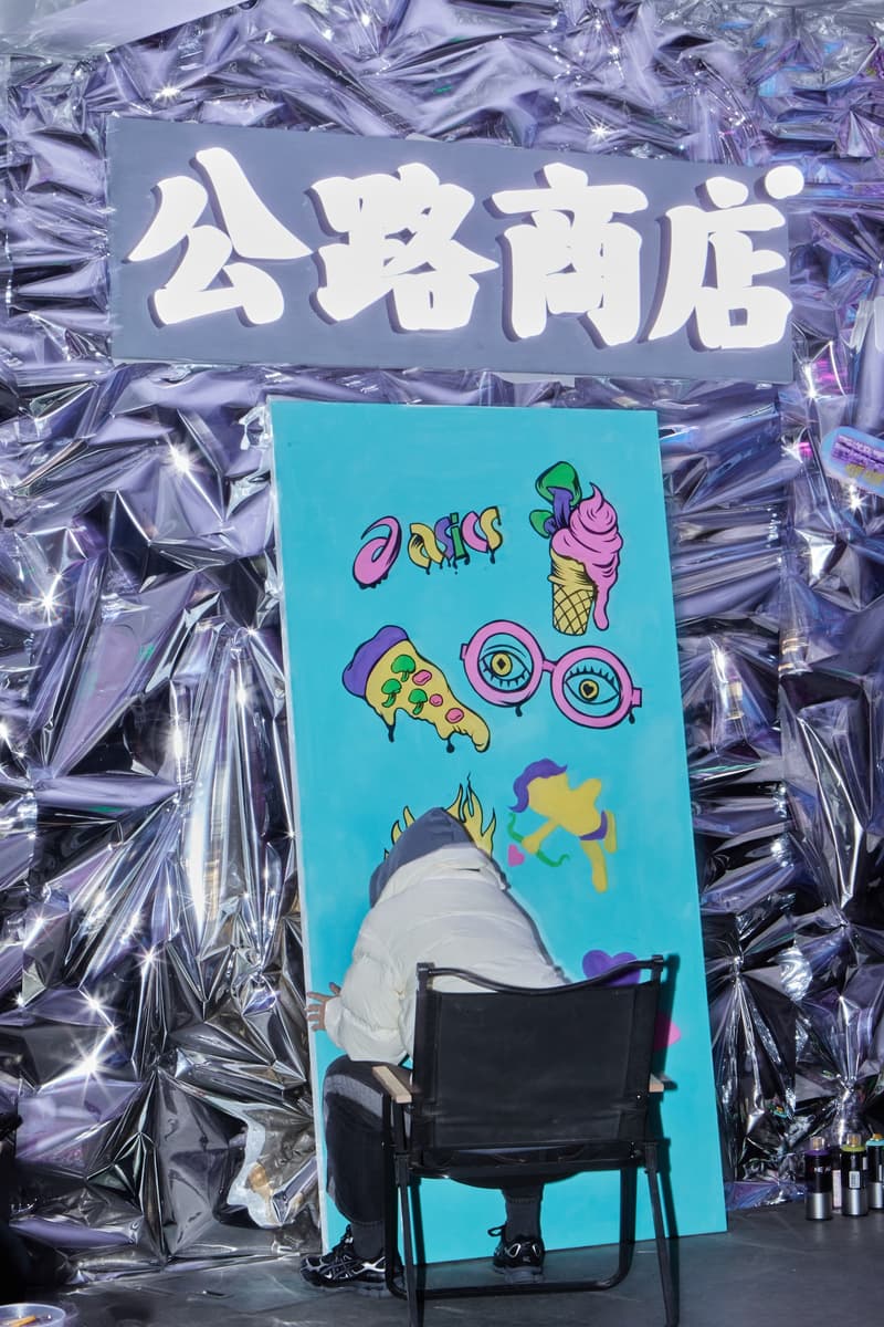 走进 ASICS x 公路商店 Y2K HYPERUNNING 特别活动