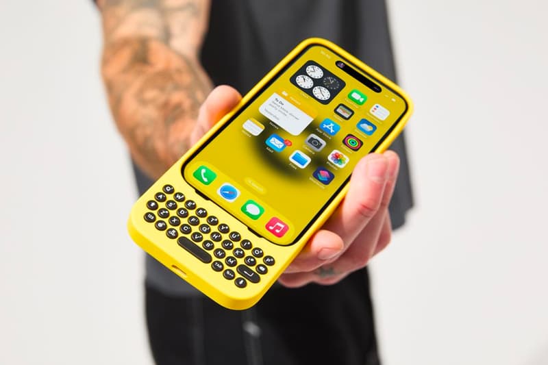 到底是黑莓機還是 iPhone？Clicks 正式推出全新手機鍵盤外殼