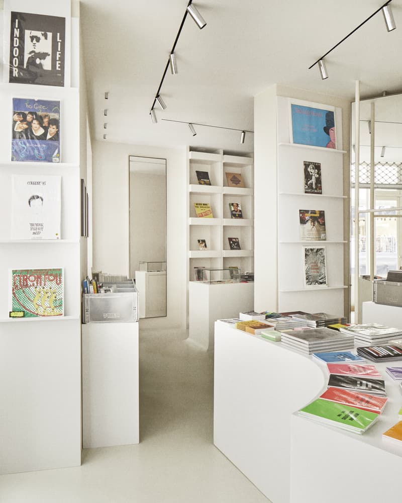 Courrèges 携手独立黑胶唱片店 Dizonord 打造巴黎 Pop-Up