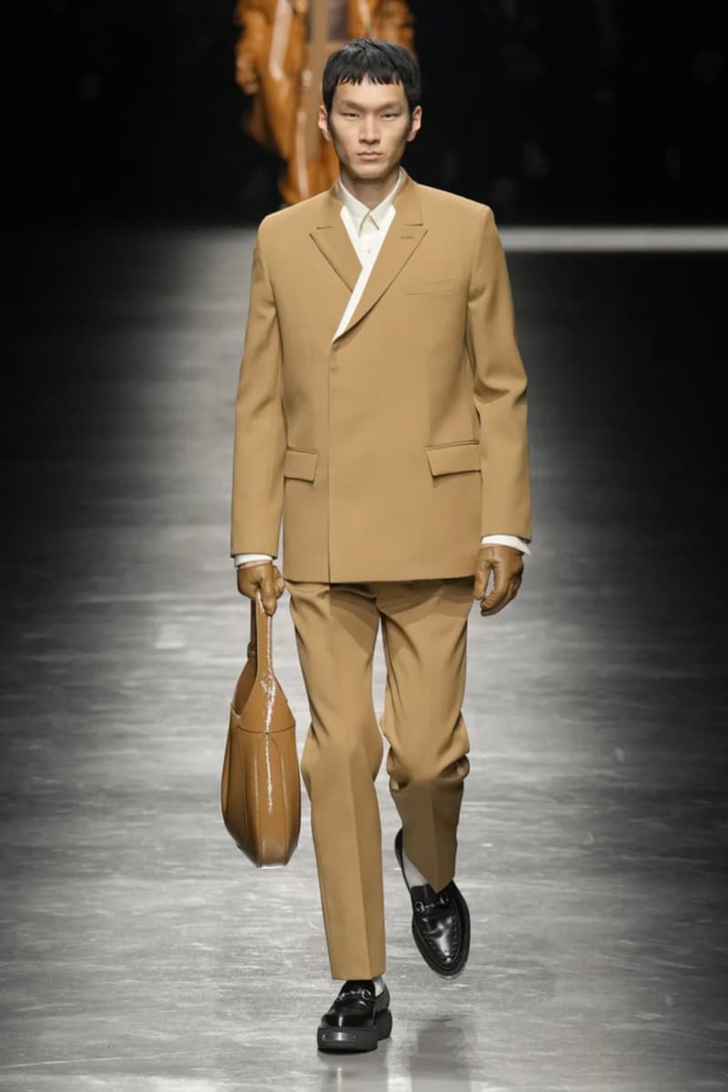 Sabato De Sarno 首次執掌 Gucci 2024 秋冬男裝時尚大秀《GUCCI ANCORA》