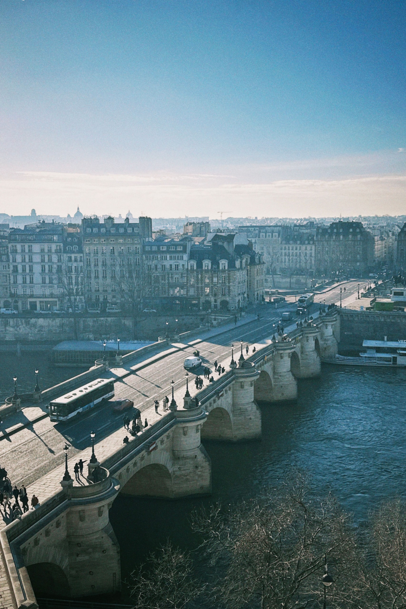 从「客席编辑」王鹤棣的视角看巴黎时装周及 Pharrell 最新大秀