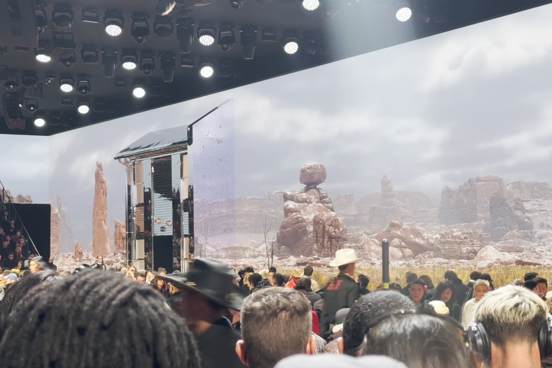 从「客席编辑」王鹤棣的视角看巴黎时装周及 Pharrell 最新大秀