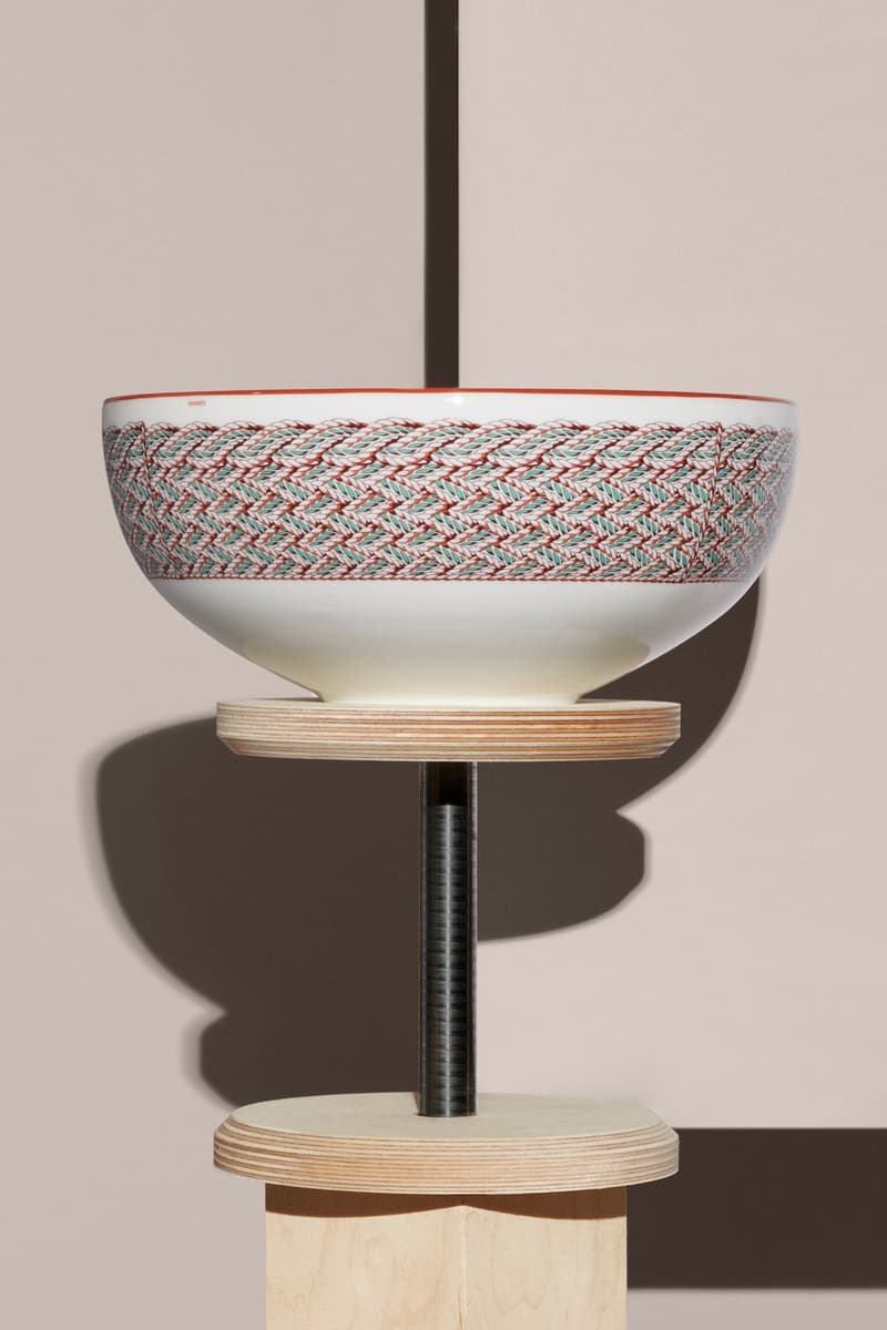 Hermès 推出全新 2024 Tressages équestres 餐瓷系列