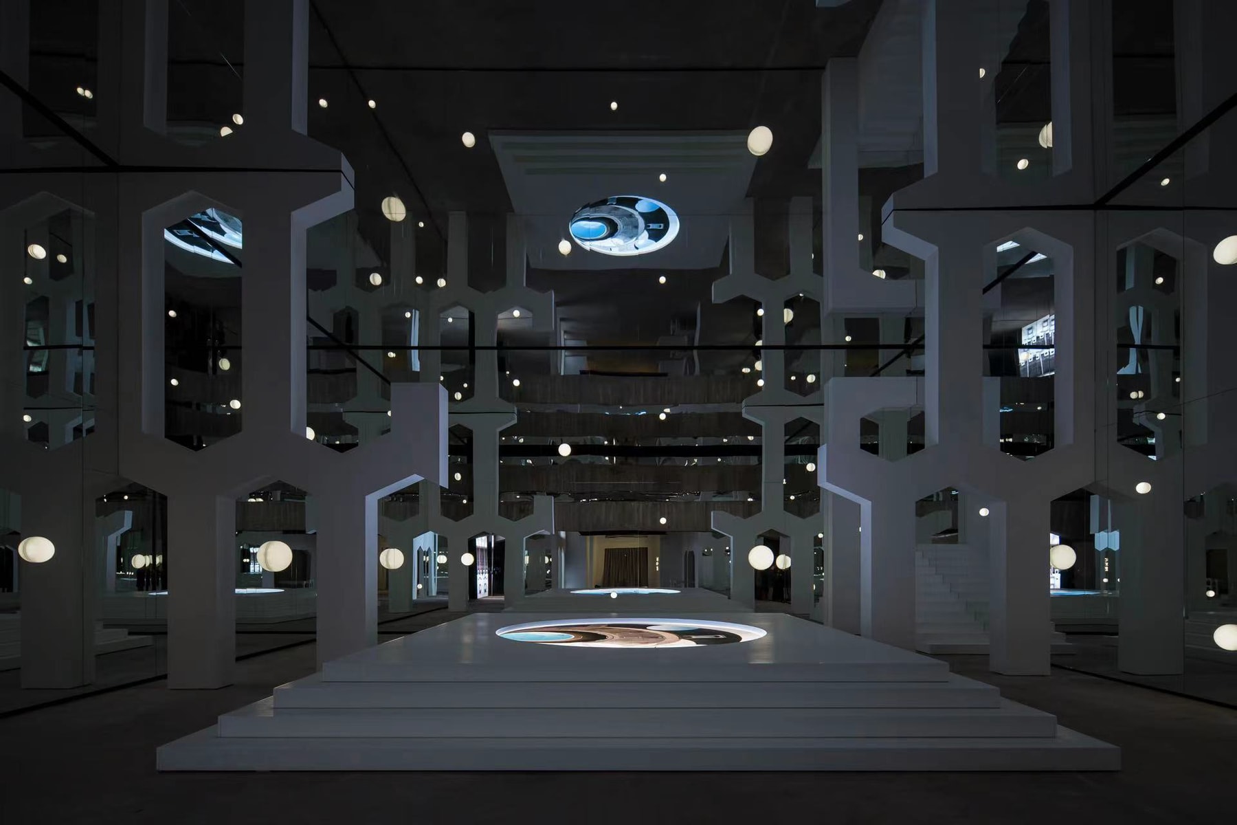 Hypeart Visits : Six N. Five