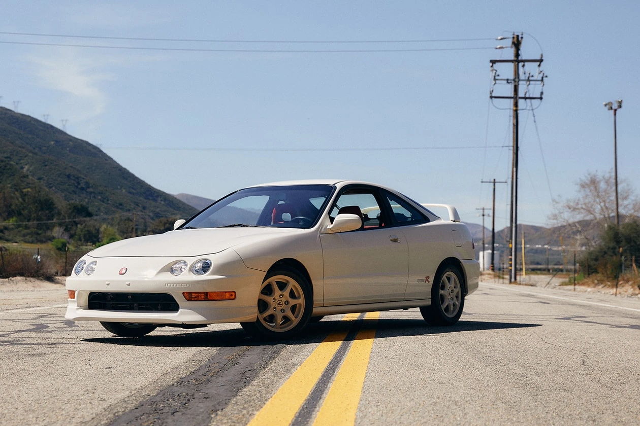 藝術家 Joshua Vides 如何通過一台 2001 Acura Integra Type R 重拾年少愛車夢