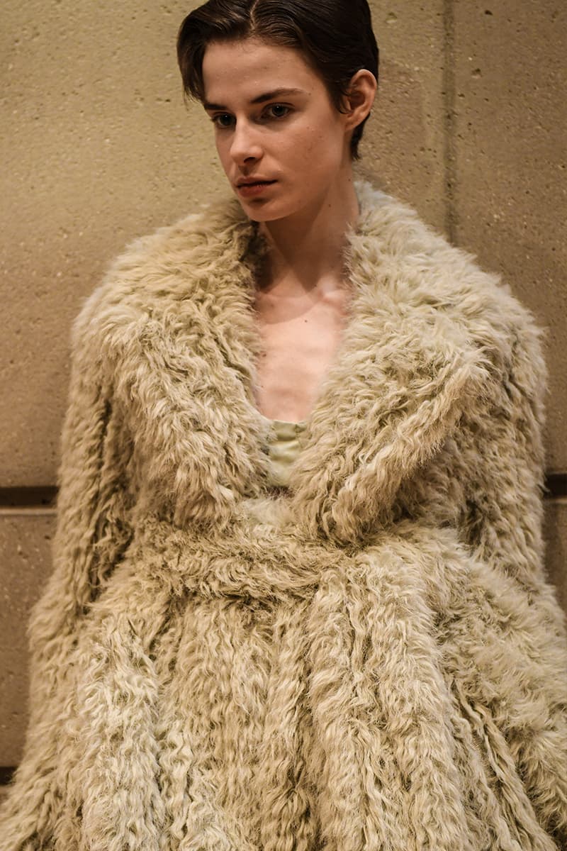 Hypebeast 獨家直擊 sacai 2024 秋冬系列大秀後台