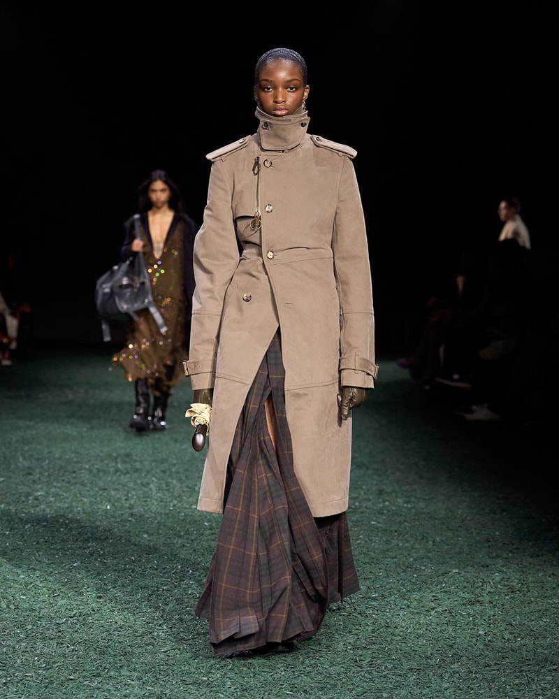 Burberry 2024 冬季系列大秀登場