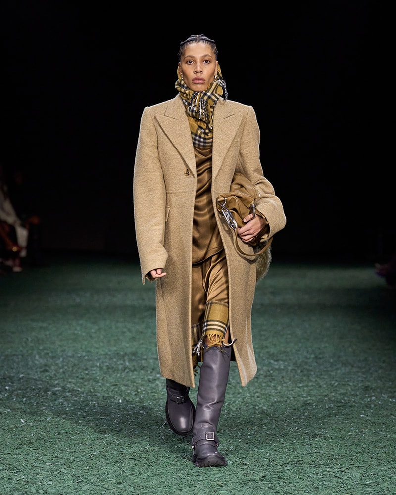 Burberry 2024 冬季系列大秀登場