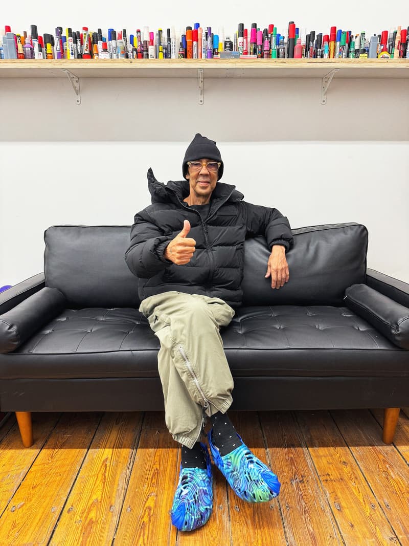 Crocs 携手 Salehe Bembury 与 FUTURA 推出全新联名鞋款