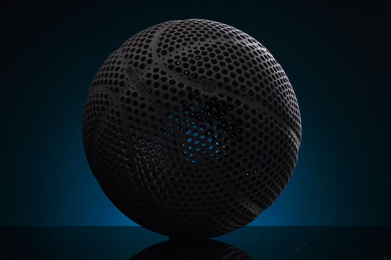 Wilson 推出要價 $2,500 美元 3D 打印「無氣」籃球