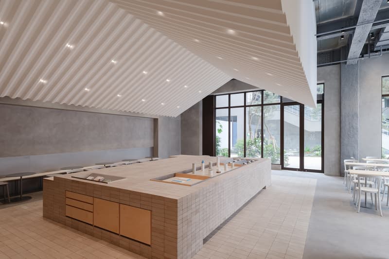 走进 Blue Bottle Coffee 上生新所店