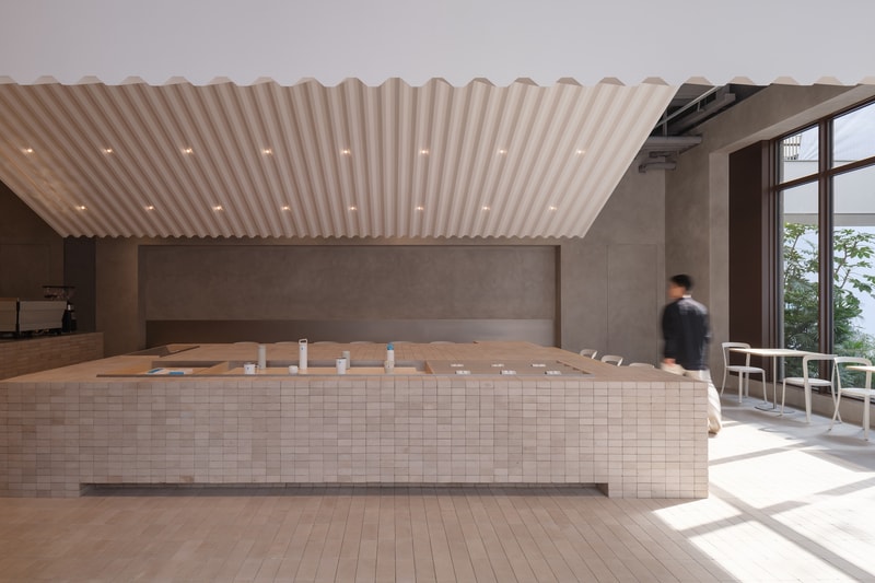 走进 Blue Bottle Coffee 上生新所店