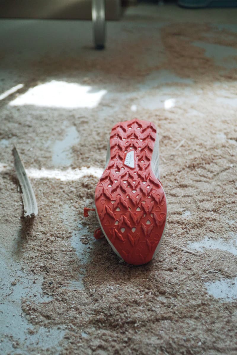 ASICS 攜手日本建築師隈研吾打造全新联名鞋款「Archisite ORU」