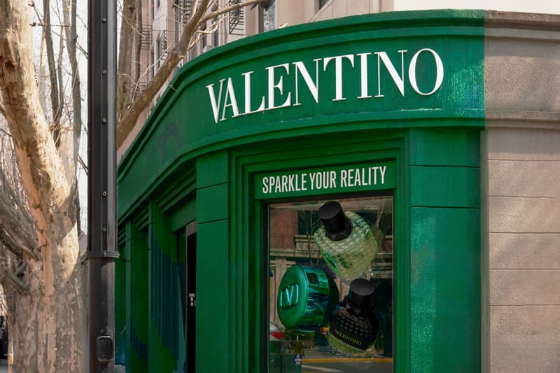 VALENTINO 于上海开设「纵情绿」限时自拍馆