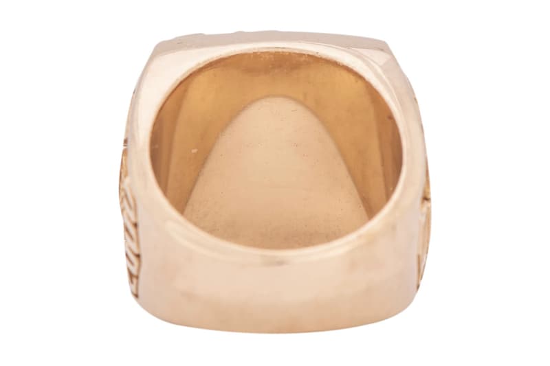 Kobe Bryant 生涯首枚 NBA 冠軍戒指以 $92 萬美元落槌拍賣