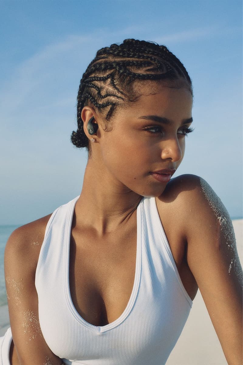 Beats 攜手 Alo Yoga 打造全新無線耳機