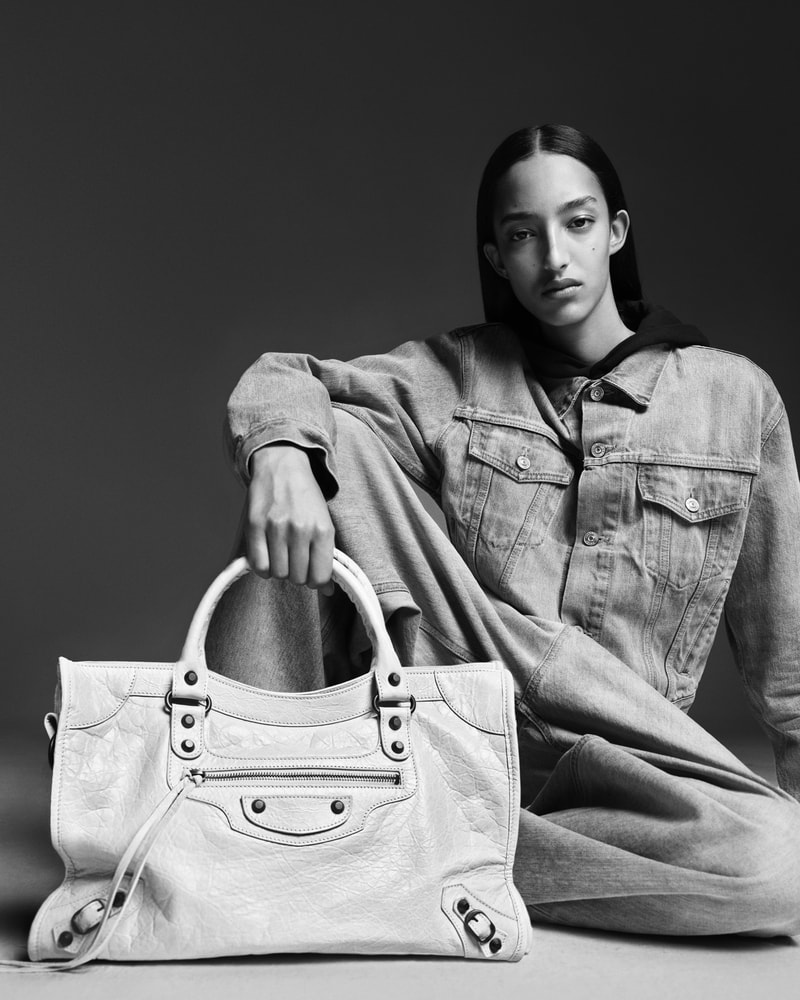 Balenciaga 發佈 LE CITY 包款系列形象廣告