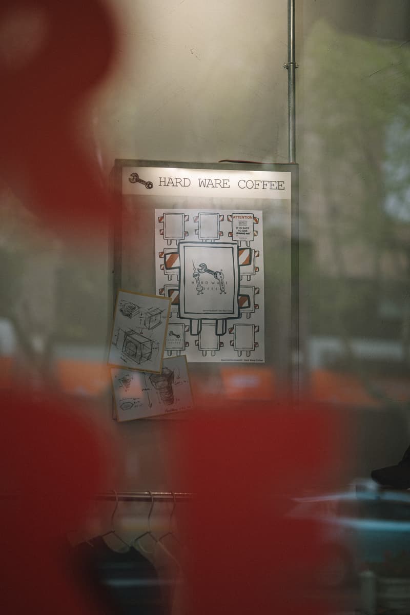 走进 Hard Ware Coffee 上海店