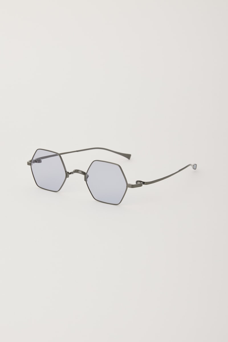 CFCL 携⼿⽇本眼镜品牌 999.9 推出「CFCL EYEWEAR」系列