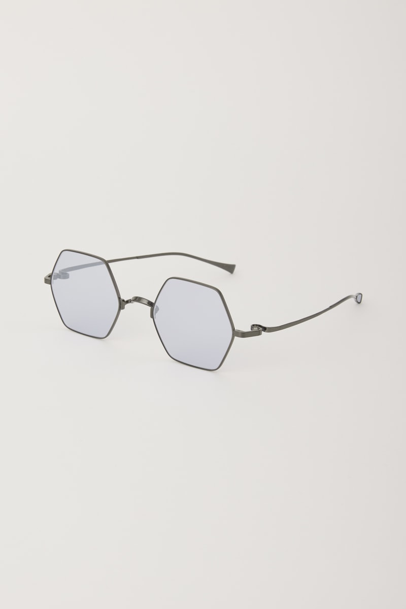 CFCL 携⼿⽇本眼镜品牌 999.9 推出「CFCL EYEWEAR」系列