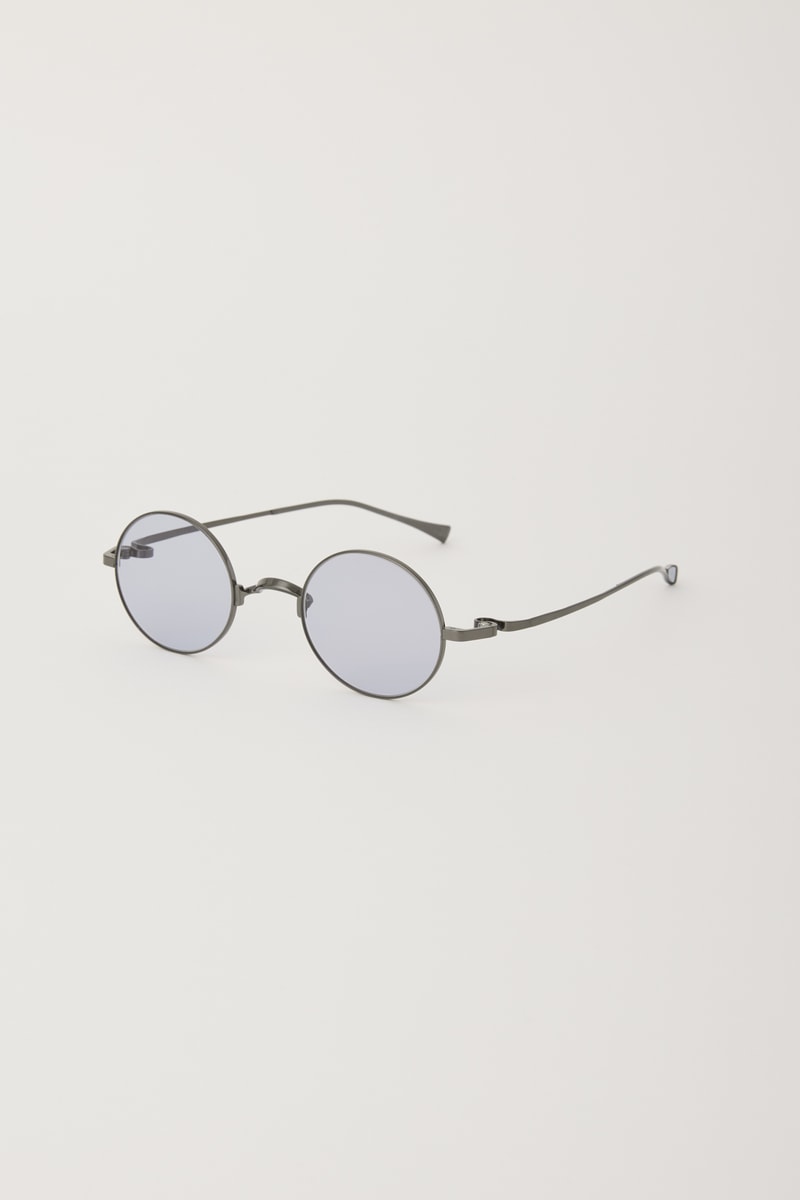 CFCL 携⼿⽇本眼镜品牌 999.9 推出「CFCL EYEWEAR」系列