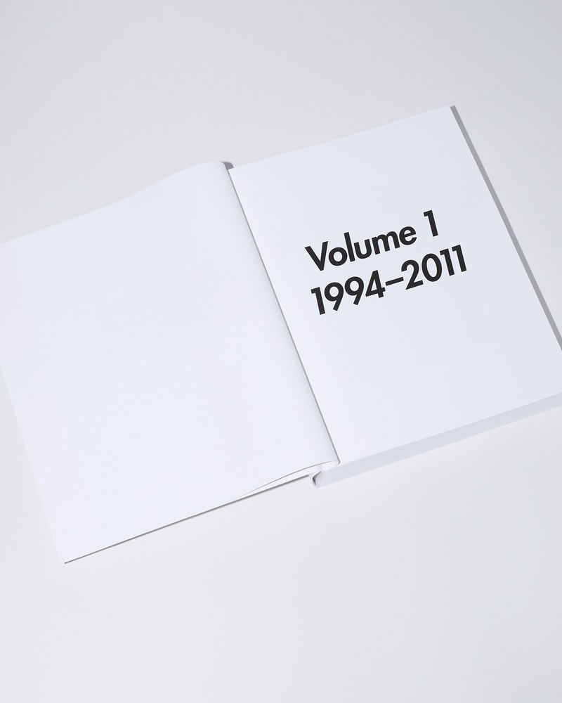 Supreme 正式发布《30 Years: T-Shirts 1994-2024》纪念书册
