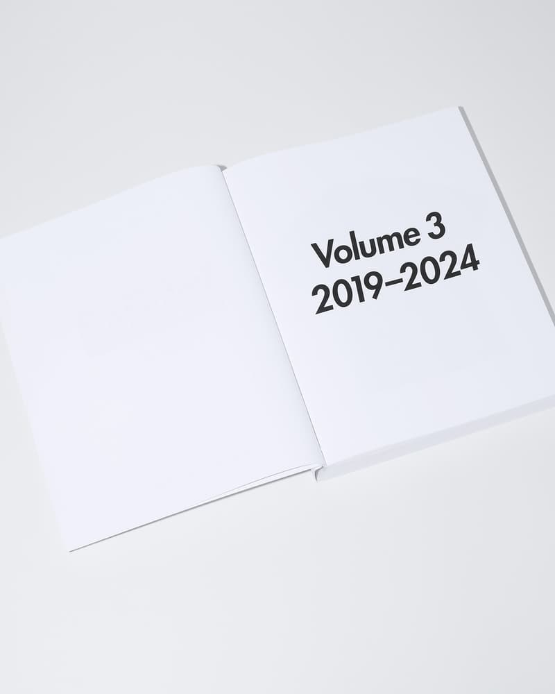 Supreme 正式发布《30 Years: T-Shirts 1994-2024》纪念书册