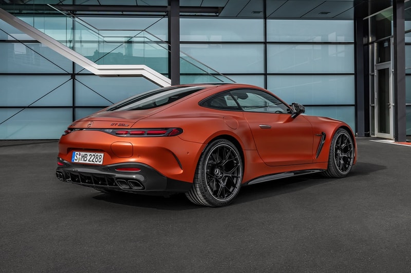 Mercedes-AMG 发布全新 2025 GT 63 S E PERFORMANCE