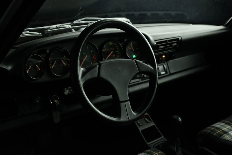 RUF 操刀 Porsche 964 RS 底盤定製車型展開拍賣