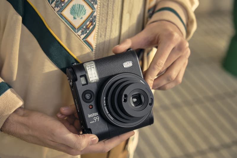 Fujifilm 推出全新即影即有相機 instax mini 99