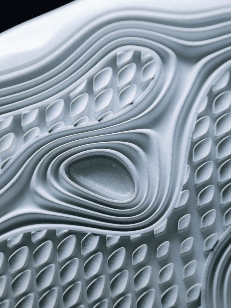 EQLZ 推出全新 247 篮球鞋系列