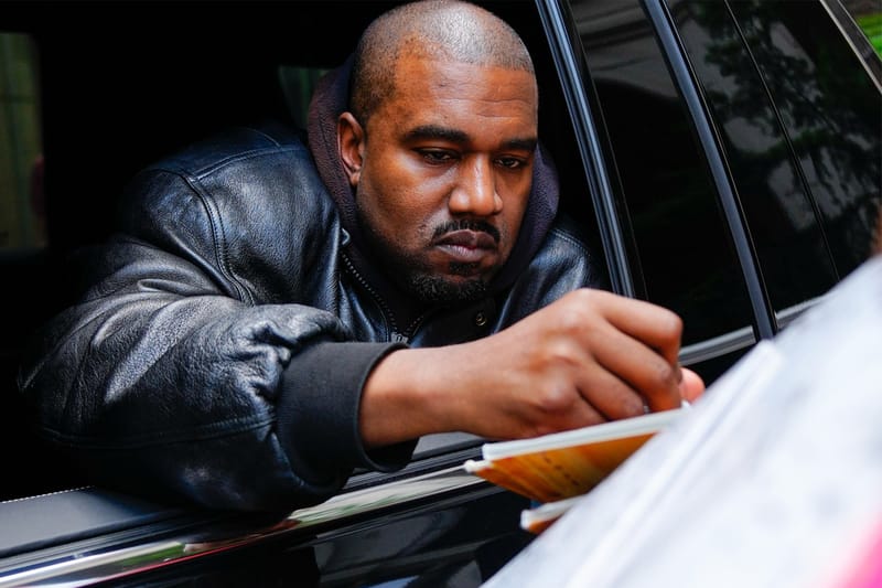 Ye 親簽「F*CK ADIDAS」字樣專輯即將開放競標