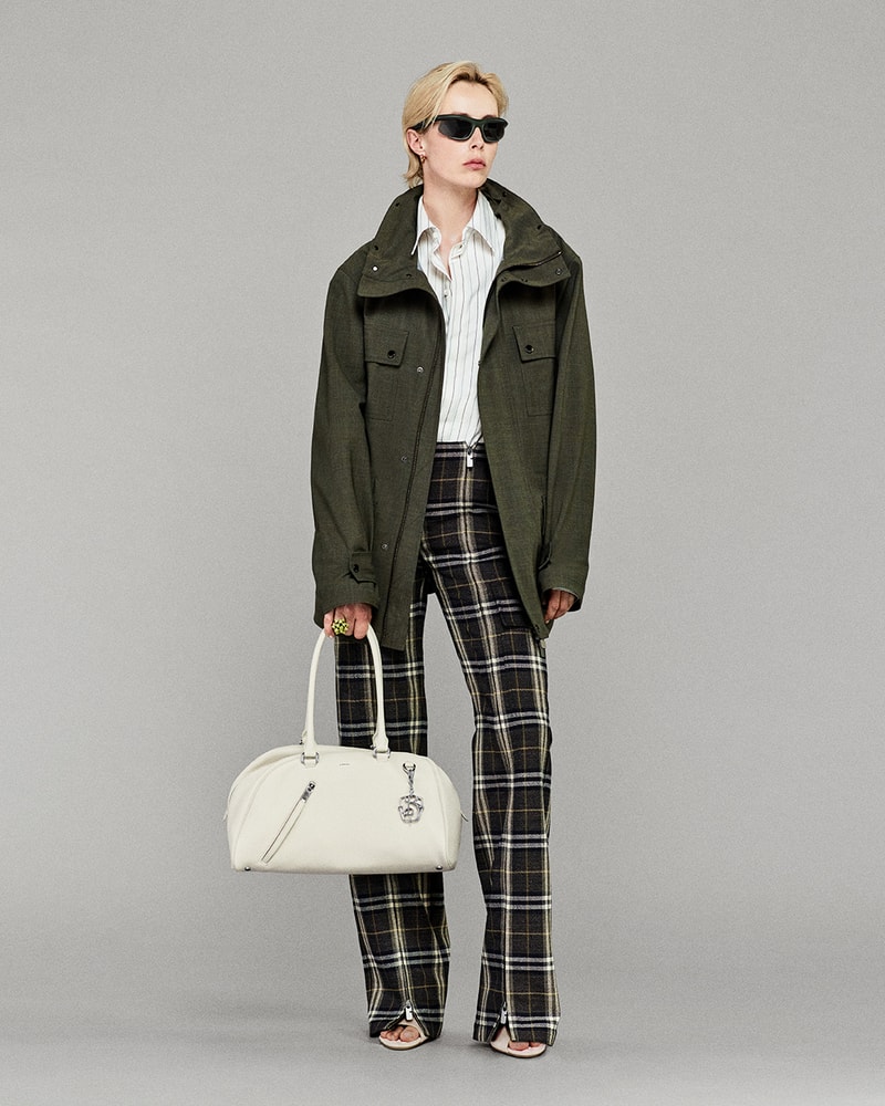 Burberry 正式发布 2025 春季系列