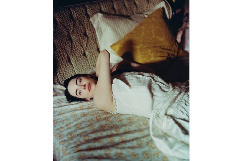 Yorgos Lanthimos 發佈《可憐的東西》全新限量攝影書籍